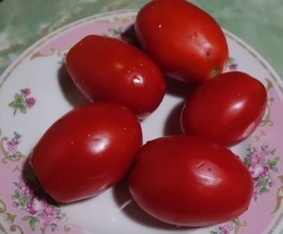 вымытые томаты-сливки